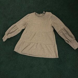 Blue Tassel - Charcoal window pant top. Petite Medium. Tiered peplum.